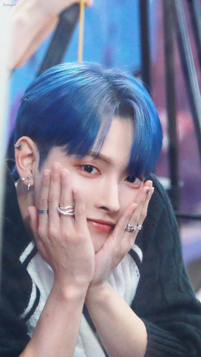 CAPTAINJOONG98's tweet photo. the category is cutest baby in the world and hongjoong is winning

#HONGJOONG #홍중 #ATEEZ #에이티즈 https://t.co/WLB2xUmo5k