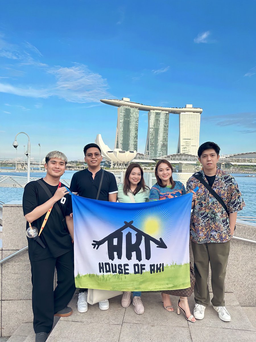 Another photo opt together with the HOA members.

TheACEsOfPPop InSingapore
#BGYOatSpectacle2023

#BGYO <a href="/bgyo_ph/">BGYO_PH</a>