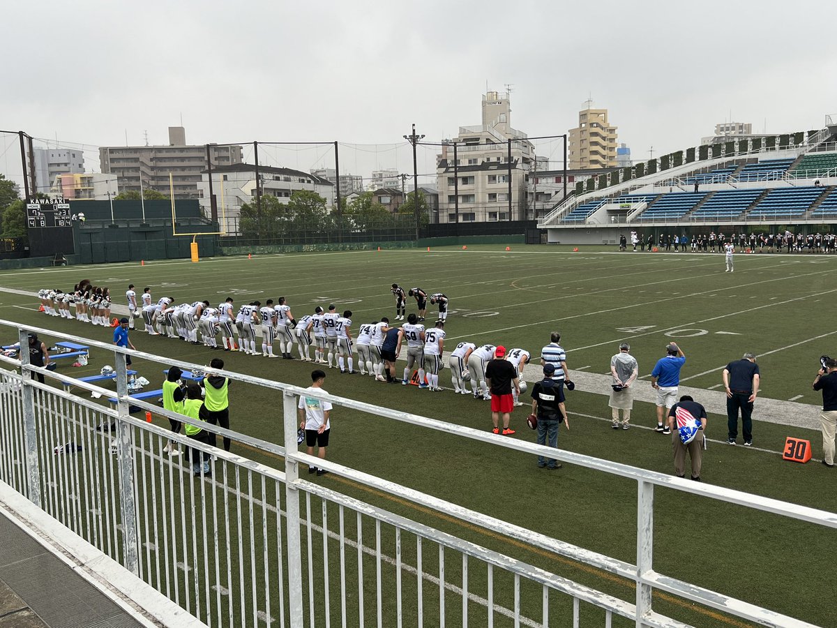 TUT_cerberus's tweet photo. 本日は午前中練習して午後は監督が所属している社会人チームの応援観戦行きました。
両チーム共お疲れ様でした。🤝🏻
とっても良い勉強になりまし。😆
#東京工科大学 #TUT #アメフト #CERBERUS #SonySolidstate #GORILLAS https://t.co/TdmTAVxdbH