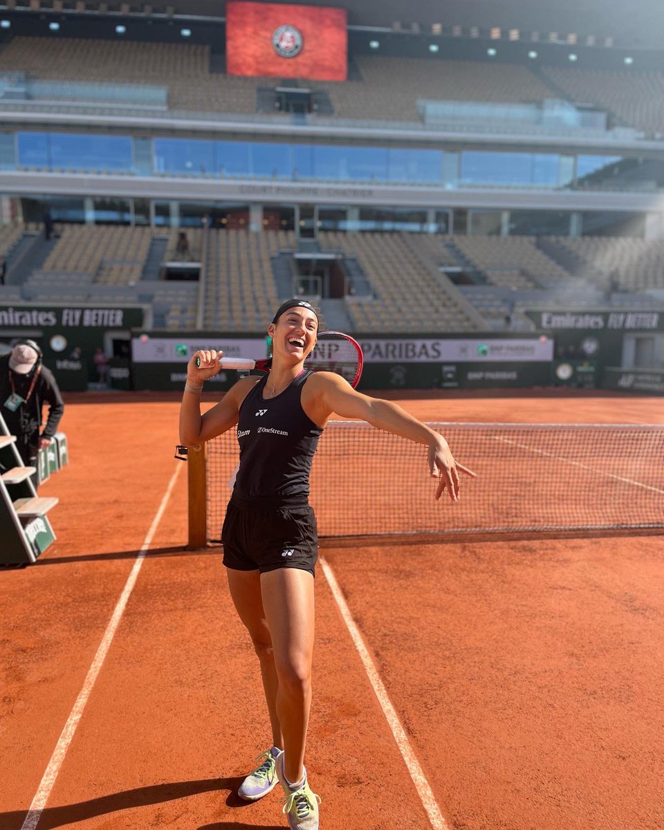 CaroGarcia's tweet photo. Bonjour à tous :) https://t.co/9R62b8379G