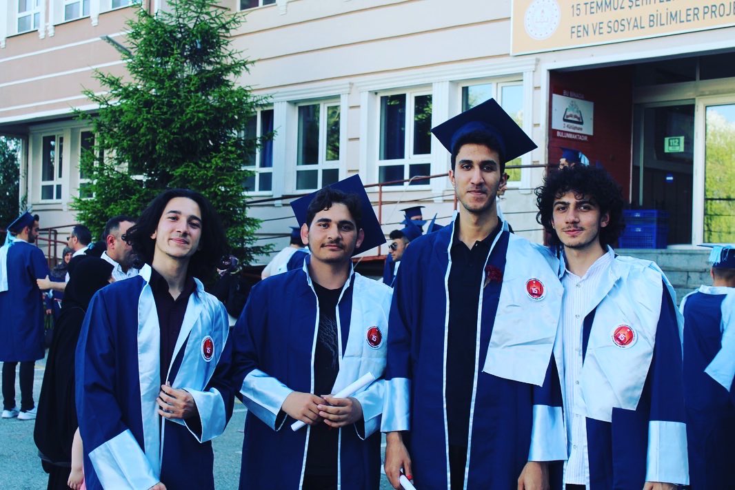 | 2.Mezunlarımız 🧑‍🎓🎓 |

2022-2023 Eğitim Öğretim yılı itibariyle okulumuzun 2.mezunlarını uğurladık. 

Yoğun geçen #YKS temposunun ardından, güzel ülkemize, harika hizmetler edeceklerinden şüphe duymadığımız öğrencilerimizi üniversiteye yolculadık.