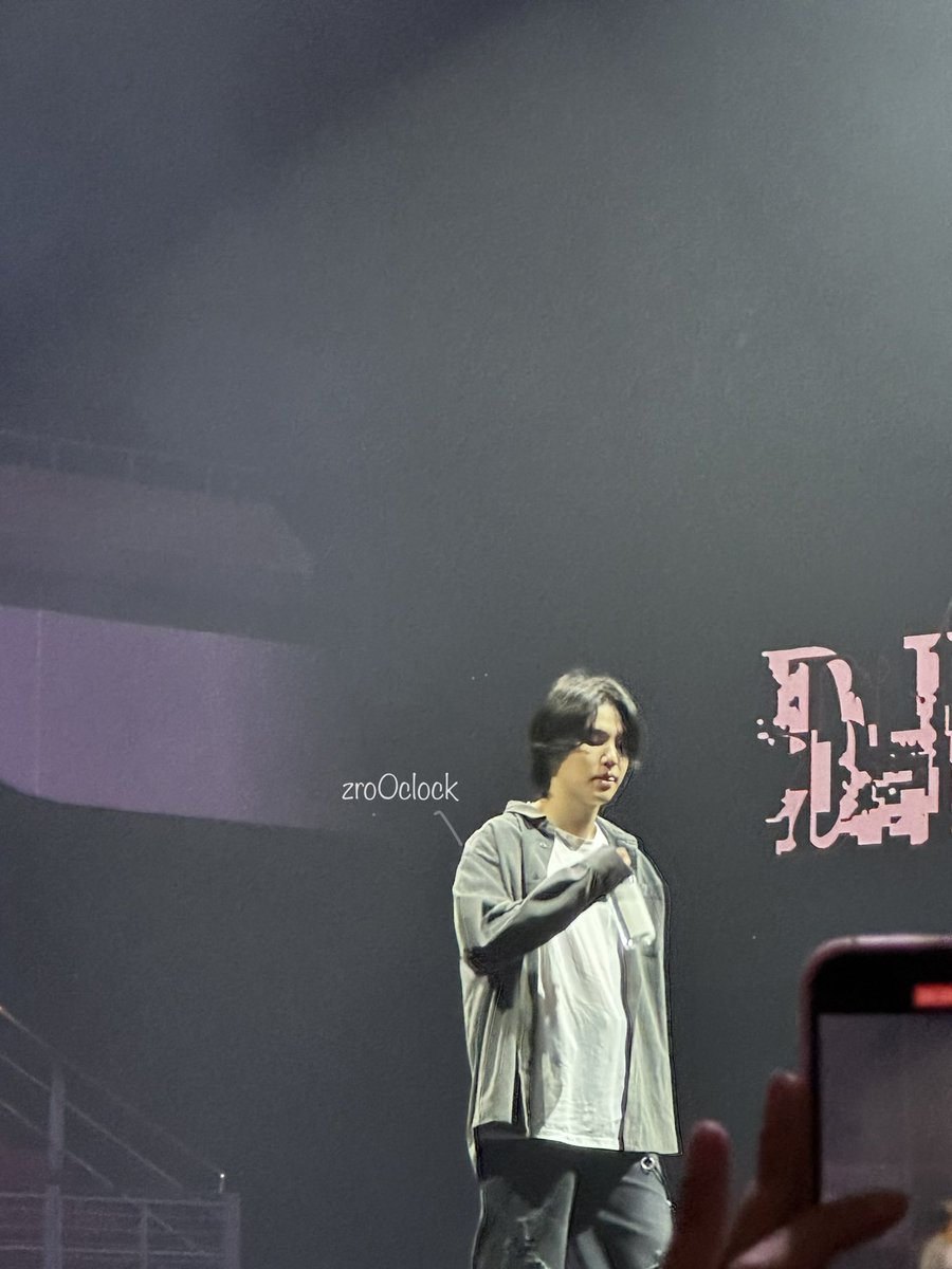 zro0clock's tweet photo. #AgustD_SUGA_Tour ##AgainstAllOddsFallout #AgustD_SUGA_Tour_in_bangkokD3 #AgustD_SUGA_Soundcheck_Bangkok https://t.co/ebQ4ZXu7Hv