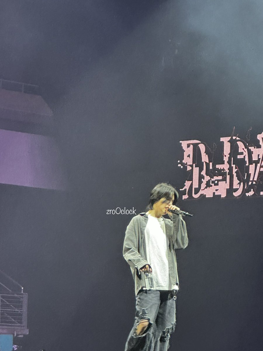 zro0clock's tweet photo. #AgustD_SUGA_Tour ##AgainstAllOddsFallout #AgustD_SUGA_Tour_in_bangkokD3 #AgustD_SUGA_Soundcheck_Bangkok https://t.co/ebQ4ZXu7Hv