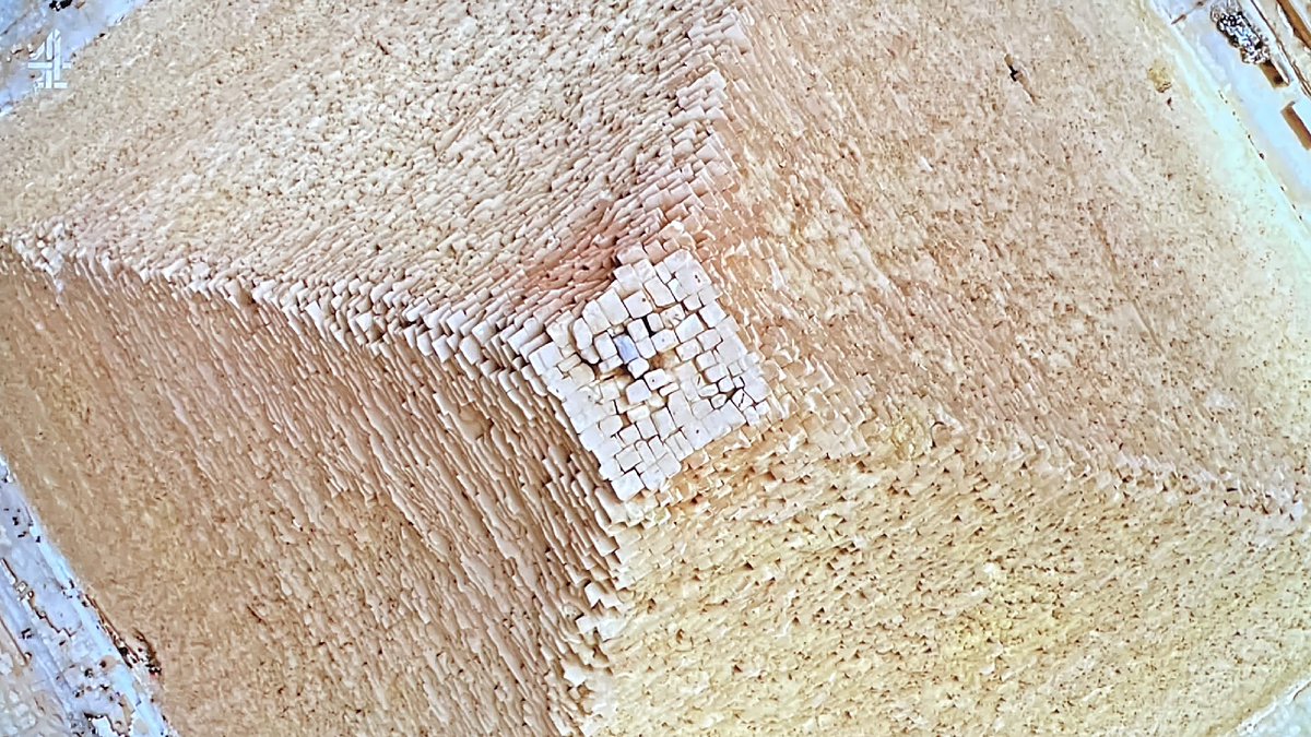 daveactv's tweet photo. Really enjoyed watching Channel 4 'Ancient Egypt by Train (Epi. 2/4) at 9.10 PM last night! Here are 4 screen captures of The Great Pyramids that were the highlight of this episode #channel4 #TheGreatPyramids #Documentary #Egypt https://t.co/gsq4lHVIjl