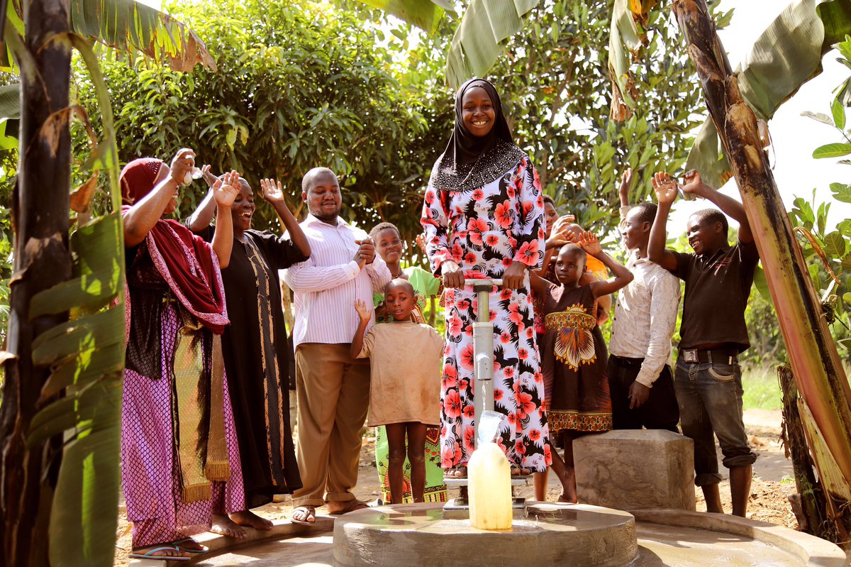 Imagine not having easy access to a glass of water during this #heatwave.

Access to #cleanwater is essential to life, yet millions worldwide lack this basic resource.

Our ‘Have a Drink on Us Campaign’ is dedicated to building wells in #Africa and #India

lastnightadjsavedmylife.org/have-a-drink-o…