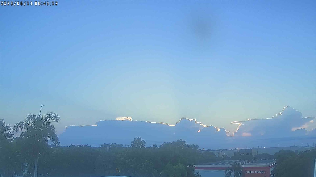 WXELWeatherSTEM's tweet photo. FPR WXEL South Florida PBS at sunrise and it's 75.3 F. https://t.co/6gh2ncxS8u