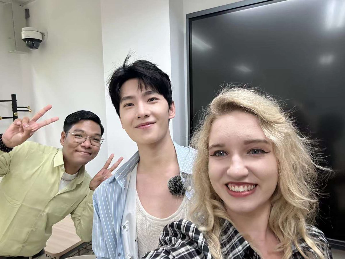 Chinese actor #YangYang杨洋 went to Beijing Foreign Studies University(BFSU) on Jun. 10 with his feature film 'Next Stop University”, having an interview with international students at BFSU. #StudyinBeijing