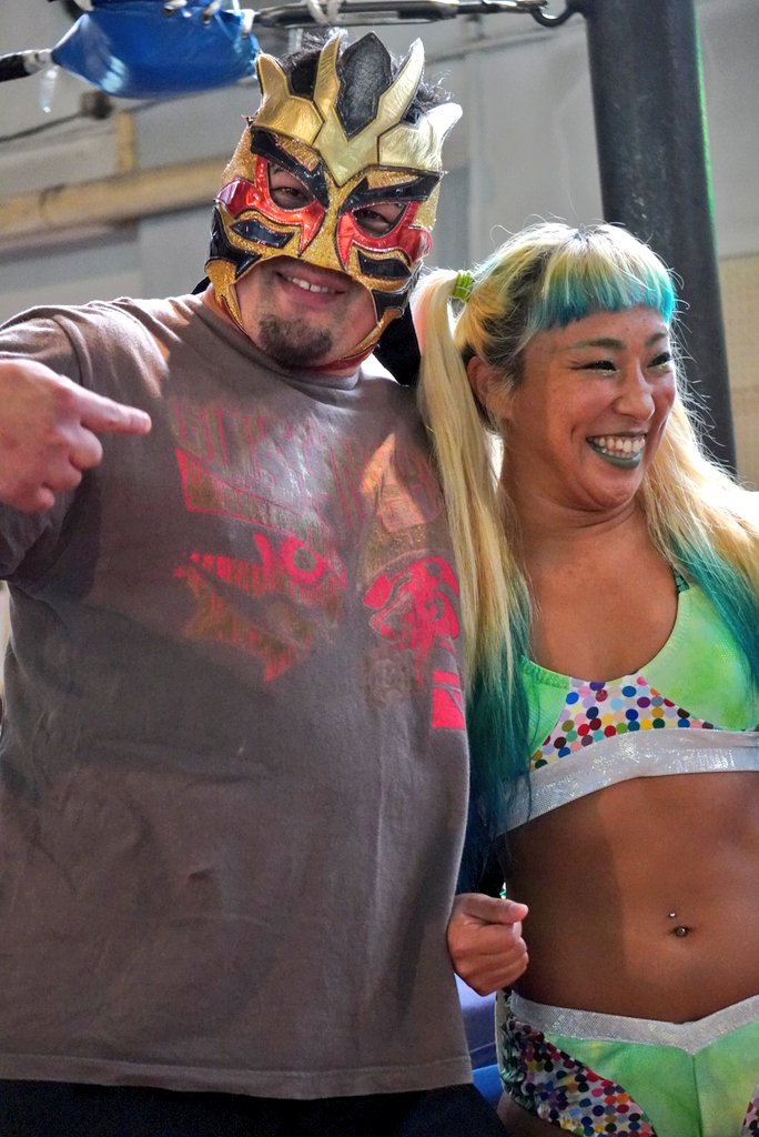 9V3ObKI7YlD4mZh's tweet photo. #琉球ドラゴンプロレス 小樽大会
#まえだみさき 選手
#GOSAMARU 選手
GOSAMARU選手がとても優しい笑顔でした!
まえだみさき選手明るくて面白かった!
#rd_pw https://t.co/l2P9go0SW6