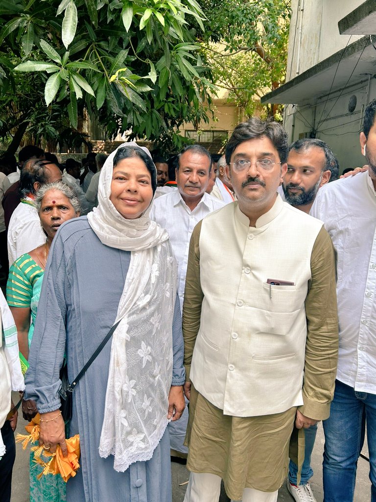 SAfsariBegumINC's tweet photo. Our State InCharge AICC Coordinator @AhmerIslam_ and State Chairman @JAslamBashaINC conducted the 1st executive meeting successfully.
Ahmer Islam ji demonstrated inspirational future plans and we are blessed to have mentor @AhmerIslam_ for our TN MD Dept. https://t.co/tN4wv8bMGo