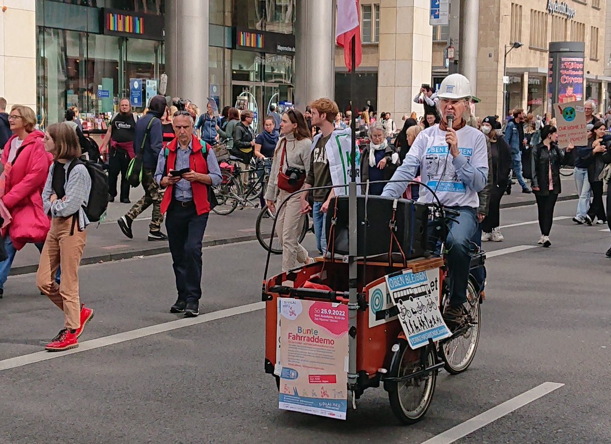 Hallo <a href="/SternfahrtKoeln/">Sternfahrt Köln</a>
da sind wir So 18.6. Wieder dabei, das wird prima 🚲🚲🚲
x.com/SternfahrtKoel…