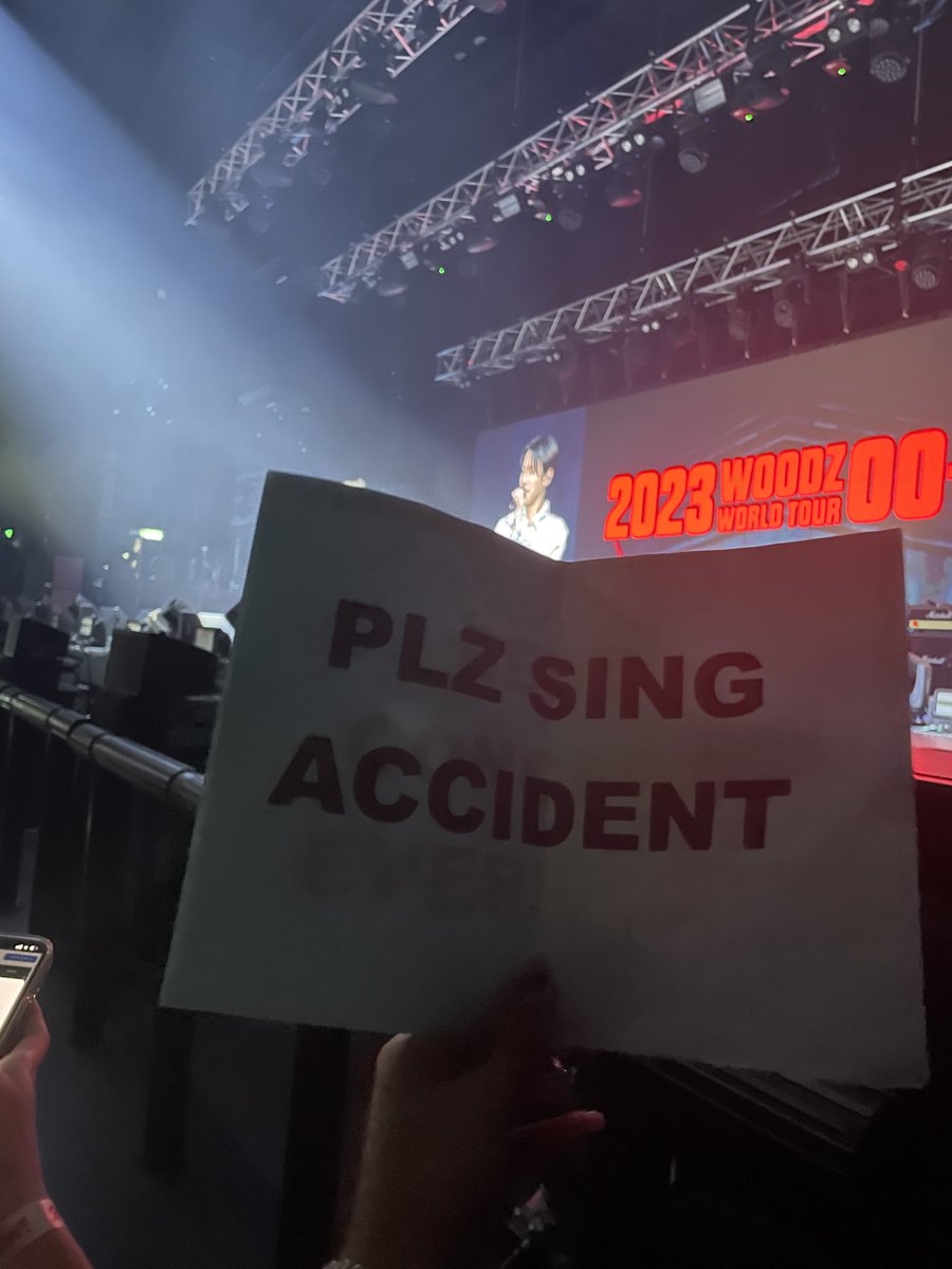 SEUNGYOUN READ MY BANNER TO SING ACCIDENT