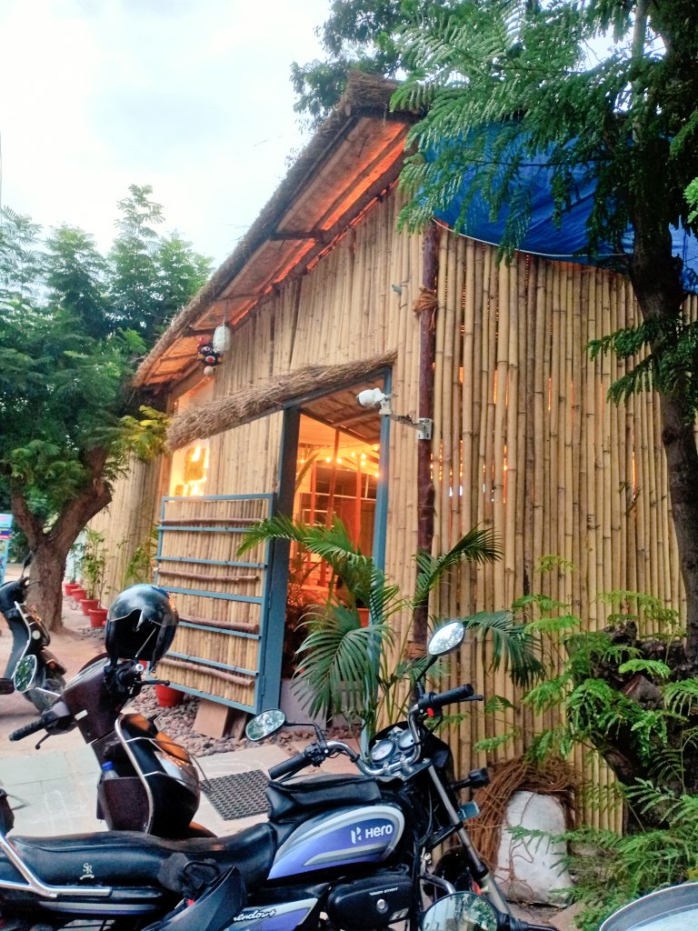 prabhatillu's tweet photo. Got a chance to visit #FoodBoulevard
#NewSnack point & resturants
#MayuriNagar https://t.co/u59tXOxsCP