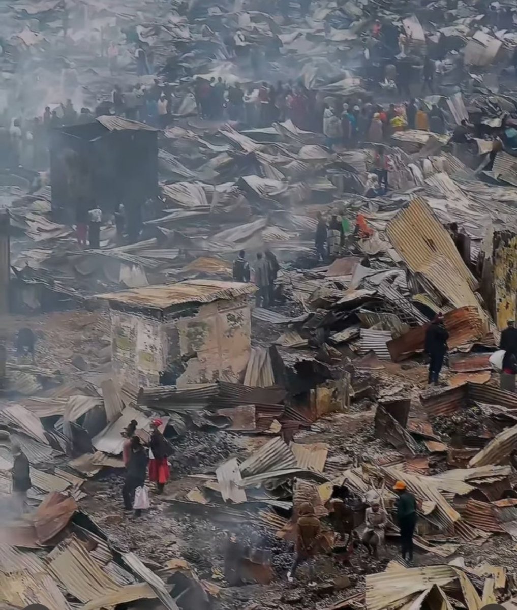 djbecosse's tweet image. Thoughts are with all our friends in 🇰🇪 #KiberaSlum afterthe devastatingly fire at the Moi Market over night @StrathKenya @StrathallanSch #StrathCommunity continues to support via out #EnduringRelationship in #EducationForAll #EmpoweringYouth 🇰🇪🏴󠁧󠁢󠁳󠁣󠁴󠁿