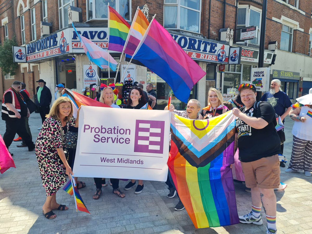 lucasfhall93's tweet photo. Great day yesterday at @pridewton. Met some great organisations and was proud to represent @WMPS_Comms. Thanks to everyone who turned up and supported the parade. #wolvspride #wolverhampton #WMPS #LGBTQIA #Pride2023 #ProbationService #TransRightsAreHumanRights https://t.co/XXEBamWVXE