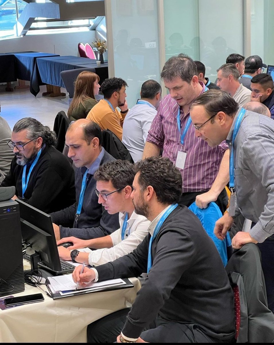 MartinIgnacioRN's tweet photo. Además del desafío de organizar tamaño evento, nos capacitamos en materia de analisis e investigación digital, herramientas fundamentales para lo que se viene.
Un gran trabajo de todo el equipo del @SegyJust, contando con la participación y colaboración de @policiarionegro . https://t.co/sAc9w56OCp