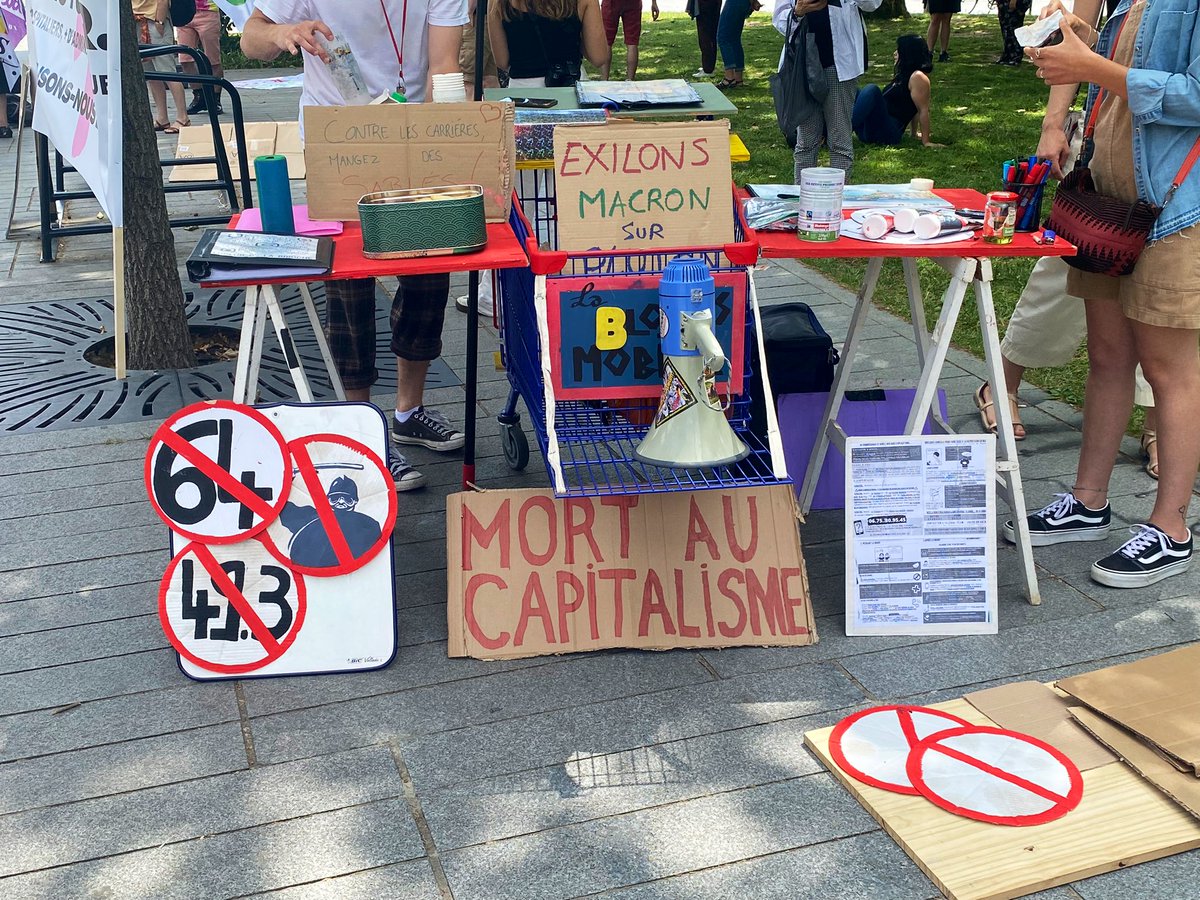 A la mobilisation du #11juin, syndicats, collectifs et citoyens, « souhaitent sensibiliser les gens ».
#hostodebout #Nantes #miroirdeau