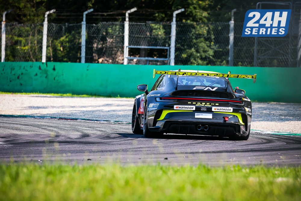 24HSERIES's tweet photo. #24HSERIES | That's a new fastest lap in 992 - a 1m 51.938s - by Martin Ragginger and #Neuhofer (985). The 992 polesitter, currently 2nd, is starting to close the gap to class leader #RedAntRacing (903).
Further back, @willimotorsport @ebimotors (955) has just moved into 3rd https://t.co/S5e2c1VM69
