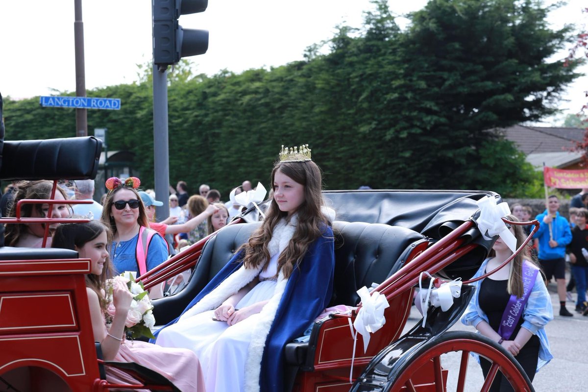 MissMarsh_85's tweet photo. Gala Queen 👸🏻 Very proud mum ❤️ https://t.co/58WdZfYPQO