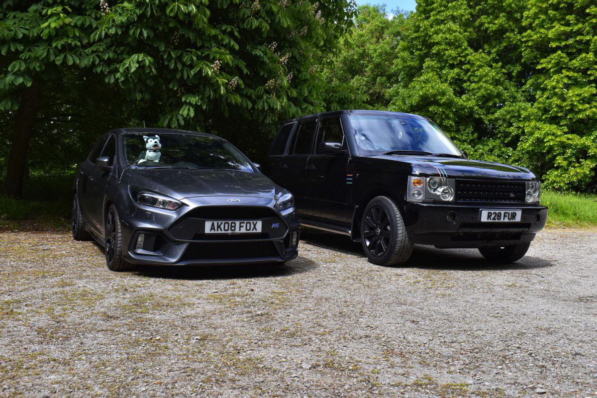 aldothefox's tweet photo. Met up with @Adamski_Fox the other day for a coffee and a chat in the York moors was a really lovely day and had to get a pic of the cars together 😍🦊 https://t.co/yc6VMYVvBK