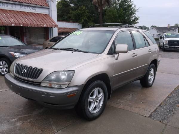 meetingstmotors's tweet photo. Need a small SUV for under $3,000? This Lexus RX 300 could fit your needs! Only $2,999!
Pictures here: https://t.co/P3xbJ2bbg0
#meetingstreetmotors #lexus #lexusrx300 #usedcars #headwest #sodacitysc https://t.co/n0Ei3YOoYf