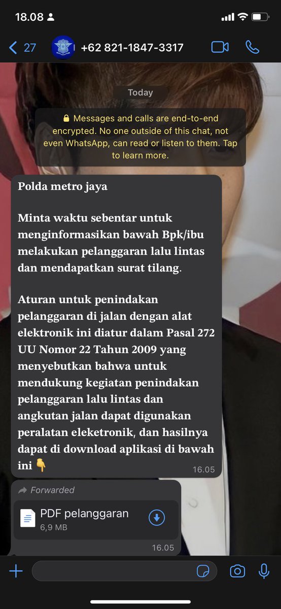 efanizar's tweet photo. @TMCPoldaMetro lapor pak, kok bisa, saya nggak punya mobil bisa kena tilang 🤪🤪🤪 ini penyemaran nama baik buat kepolisian bukan ya kategorinya? 🤔🧐 institusi kepolisian dipake utk scam kayak gini 🤦🏻‍♀️ https://t.co/dotybPAWCY