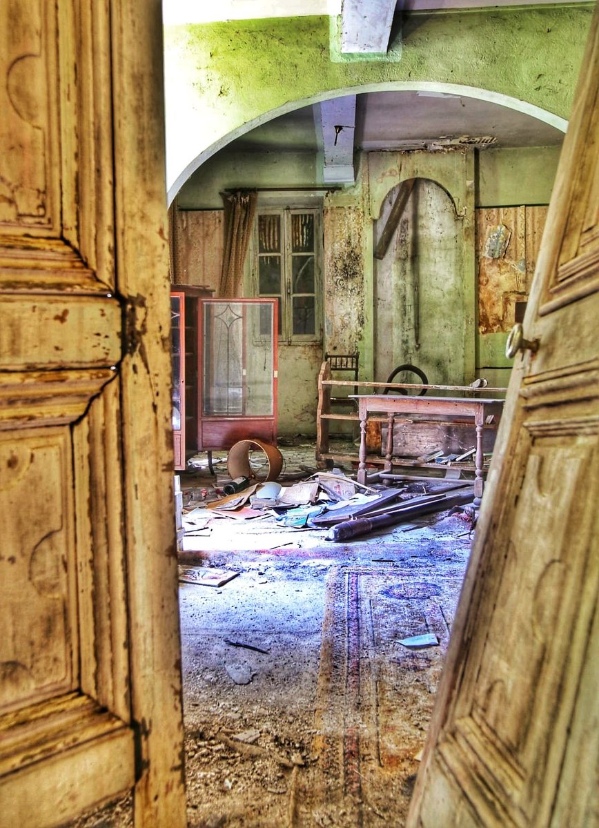 DeUrbex tweet picture