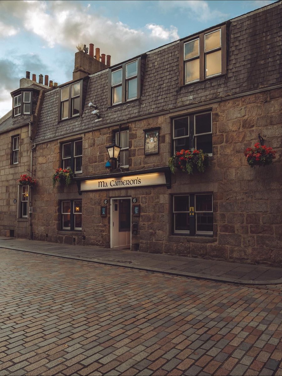 A good walk &amp; a good #Scottish pub make for a great day out! 🍺 Where do YOU recommend?! 🥃

📍 Aberdeen, <a href="/visitabdn/">VisitAbdn</a> 📷 IG/jheasman_photography #VisitABDN