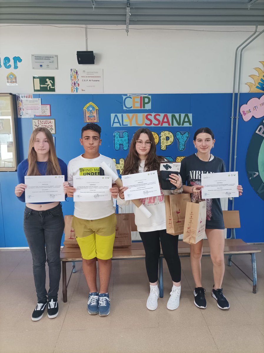 El alumnado de primero de ESO participó en un concurso convocado por la Concejalía de Medio Ambiente y la Asociación Medioambiental Enea que consistía en la elaboración de dibujos sobre el cernícalo primilla.

iesclaracampoamor.org/clara/2023/06/…
