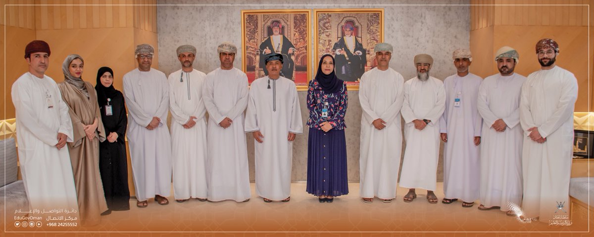 EduGovOman's tweet image. بهدف بحث سبل تعزيز الشراكة بين الوزارة والجمعية في مجال التعليم المهني والتقني في مرحلة التعليم ما بعد الأساسي باعتبارها الشريك الاستراتيجي للوزارة في تطبيق بعض التخصصات الهندسية والصناعية بدءً من العام الدراسي 2025/2024م 
في عدد من المدارس في محافظتي مسقط وشمال الباطنة.