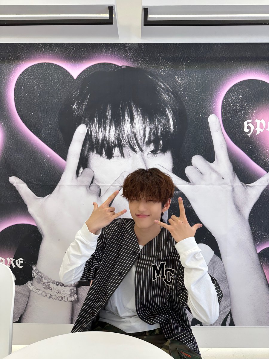오늘은 데이의 하루다!! 축하해줘서 고마워용 유니즈🥰🥰 덕분에 엄청 행복해용>< 모두모두 이야앙한 하루 보내세용💛❤️💛❤️

#DEY #데이