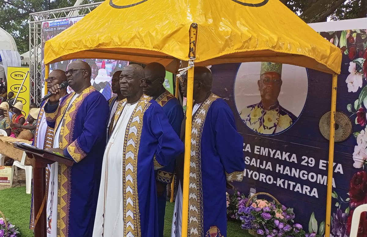 SpiceFMHoima's tweet photo. The Prime minister of Bunyoro Kitara Kingdom appreciates @SpiceFMHoima together with other sponsors for organizing #EmpangoRun23 where an incubator machine has been procured to help support lives of premature born babies at Kikuube health center IV. https://t.co/NdID1USnnL