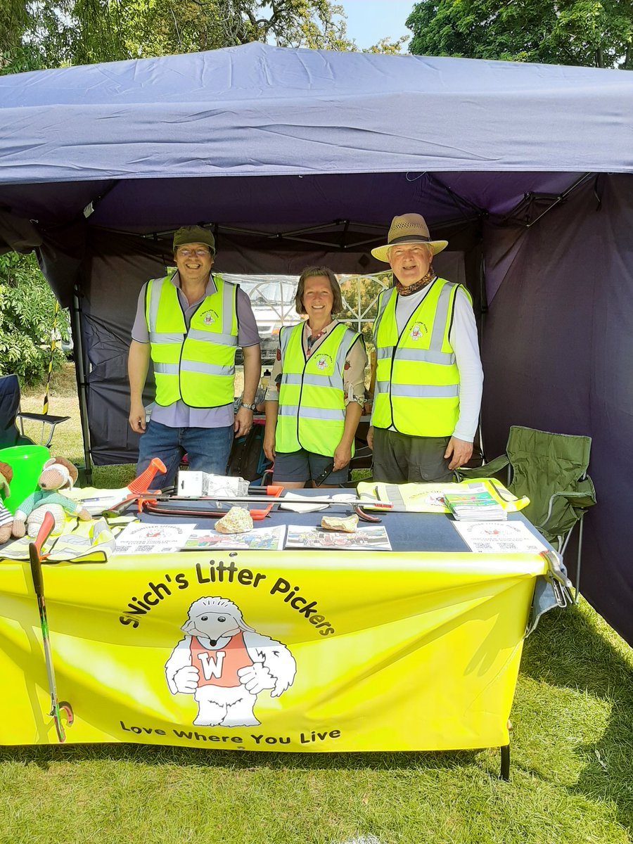 _EccentricMan's tweet photo. Out at #StevenageDay with St.Nicks Wombles Volunteer Litter Pickers today. All set up and ready for the day!
@StevenageBC https://t.co/oVjHttVkl9
