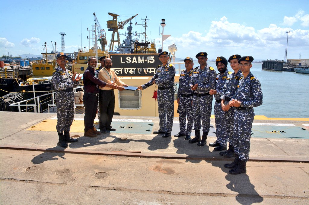 Defence_Nation's tweet photo. The 1st Barge of the series #LSAM15 (Yard 125) has been delivered to Indian Navy on 9th June 2023 by M/s Suryadipta Projects Pvt Ltd, Thane. 

Indian Navy earlier signed a Contract to procure 11 Ammunition Cum Torpedo Cum Missile (ACTCM) Barge. 🇮🇳⚓️

#ACTCM #Barge #IndianNavy https://t.co/ktcWpNxQkF