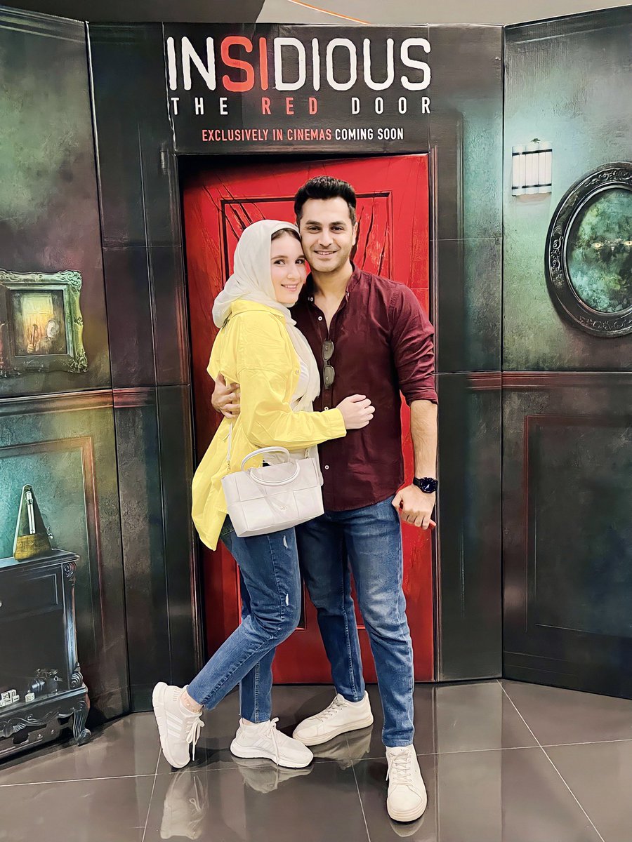 اتجوزا بردو علشان تدخلو السينما ميد نايت عادي 🥰🥰