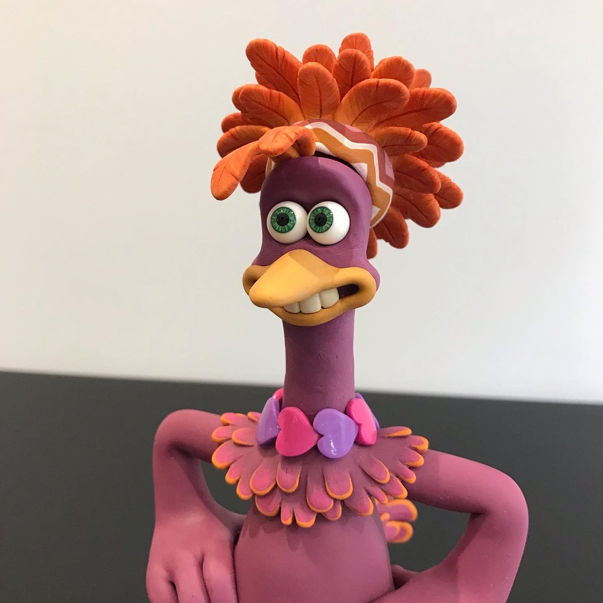 LePrinceKido's tweet photo. Le Festival d’Annecy est officiellement ouvert et j’ai commencé par l’exposition (Galerie Artekné ds Bonlieu) des marionnettes de Chicken Run, Dawn of the Nugget, la suite prévue sur Netflix. 
Côt!! 🐓
@annecyfestival #annecyfestival #chickenrun2 #chickenrundawnofthenugget https://t.co/SZhEkZ4dLQ