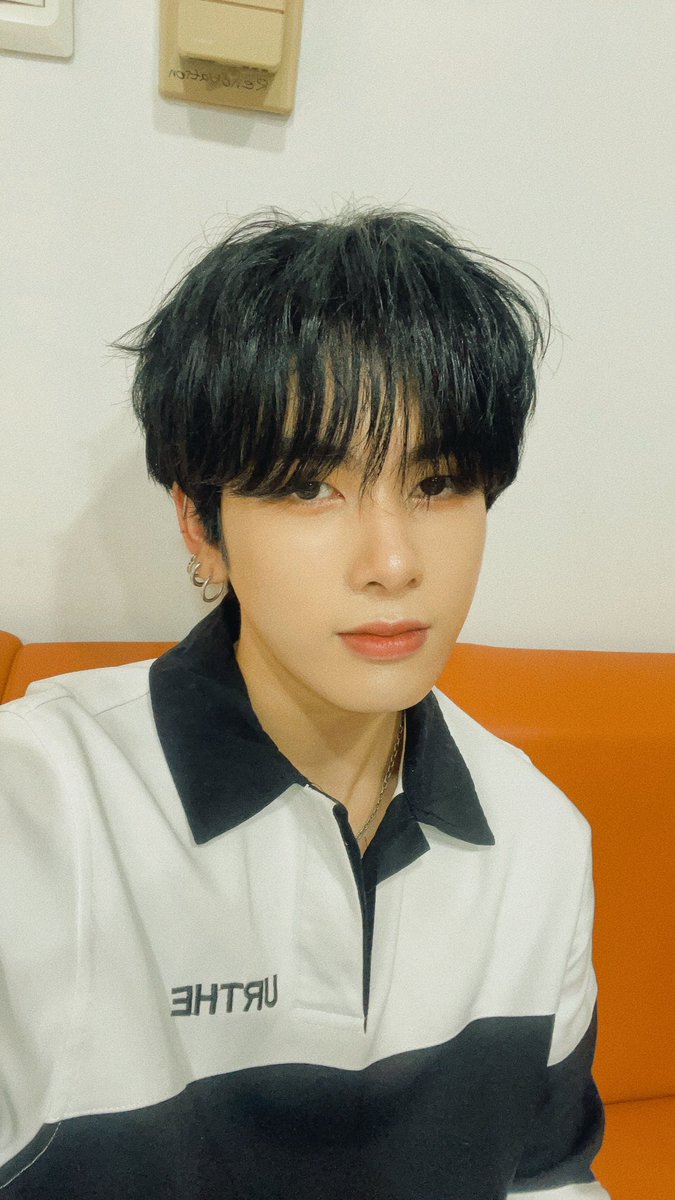 Ppsanta's tweet image. No matter which way I choose. May you guys be with me forever?❤️
#SANTA