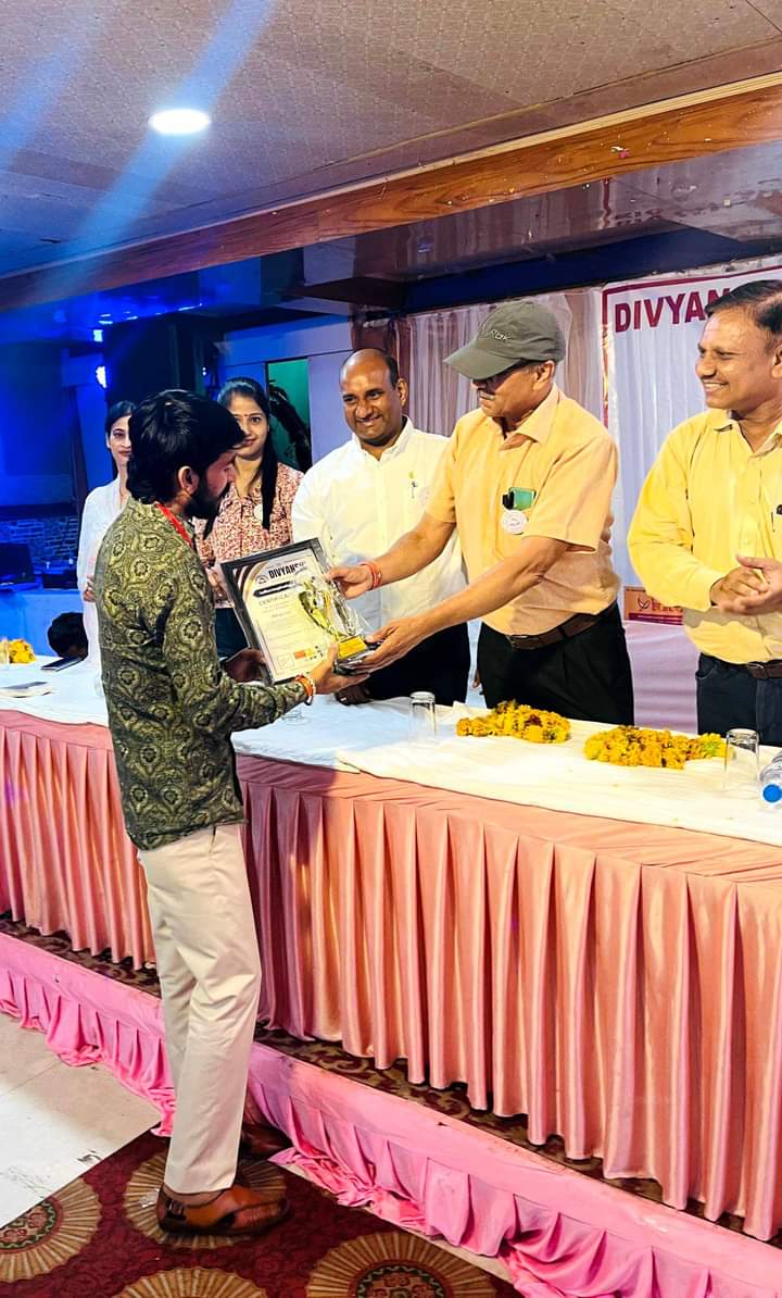 akashgurjar_'s tweet photo. Many many congratulations to our elder brother APS Dada for getting the Indian Inspirational Award, I am proud of my brother #apsgurjar @GurjarAps https://t.co/00gRT3orG1