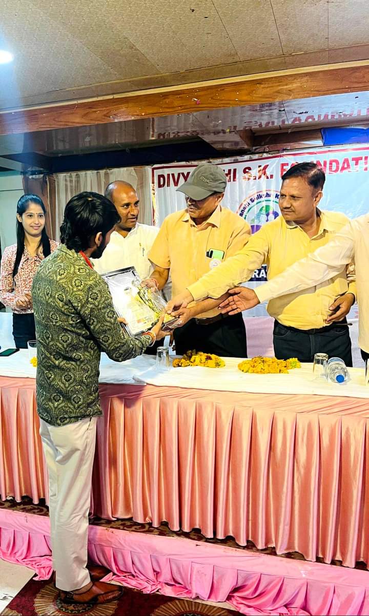 akashgurjar_'s tweet photo. Many many congratulations to our elder brother APS Dada for getting the Indian Inspirational Award, I am proud of my brother #apsgurjar @GurjarAps https://t.co/00gRT3orG1