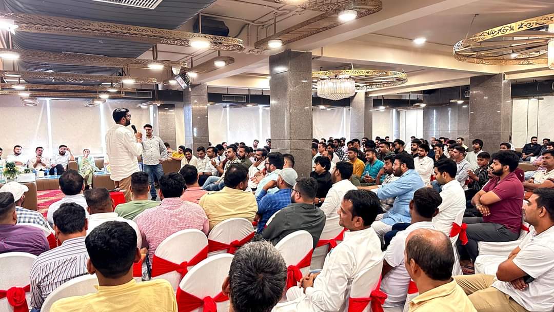 DVJChautala's tweet photo. आज गुरुग्राम में हमारे छात्र संगठन इनसो की राष्ट्रीय व प्रदेश कार्यकारिणी बैठक को संबोधित किया। हमारी पिछली योजनाओं की समीक्षा हुई व आगे के रोडमैप को लेकर चर्चा हुई। संगठन को लेकर सभी साथियों के अच्छे ��ुझाव मिले.. https://t.co/yUzrikGtXw