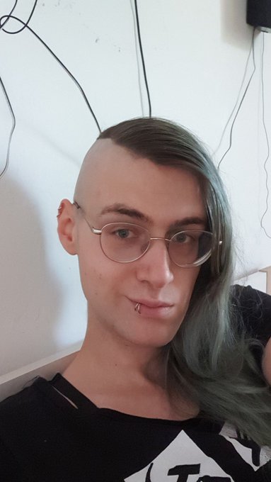 Tried something with my sidecut, might delete it later, idk https://t.co/iY5SGfuZeR
