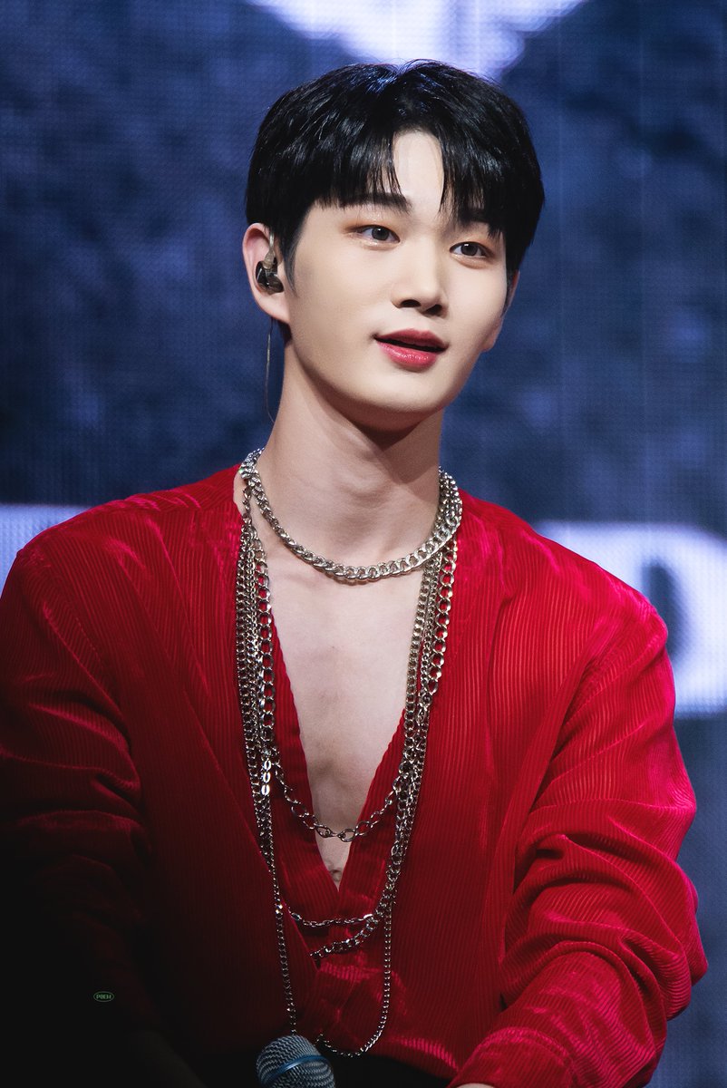 725poem's tweet photo. 230419 SEVEN SINS 쇼케이스

#주창욱 #CHANGUK #드리핀 #DRIPPIN https://t.co/mY93bmCGN4