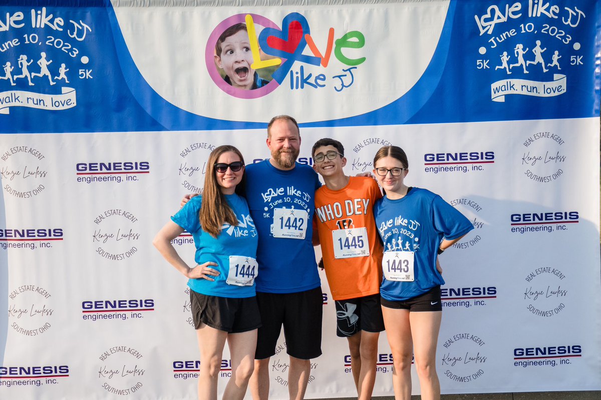 MissyMecum's tweet photo. Our family had the best day running the @LOVElikeJJ 5k yesterday! We ran, spent time with friends, teachers, and my students, got to meet Evan McPherson, AND got to hear about the amazing things the LOVE Like JJ Foundation is doing to love and serve our community. Awesome event! https://t.co/yJMAJH2puo