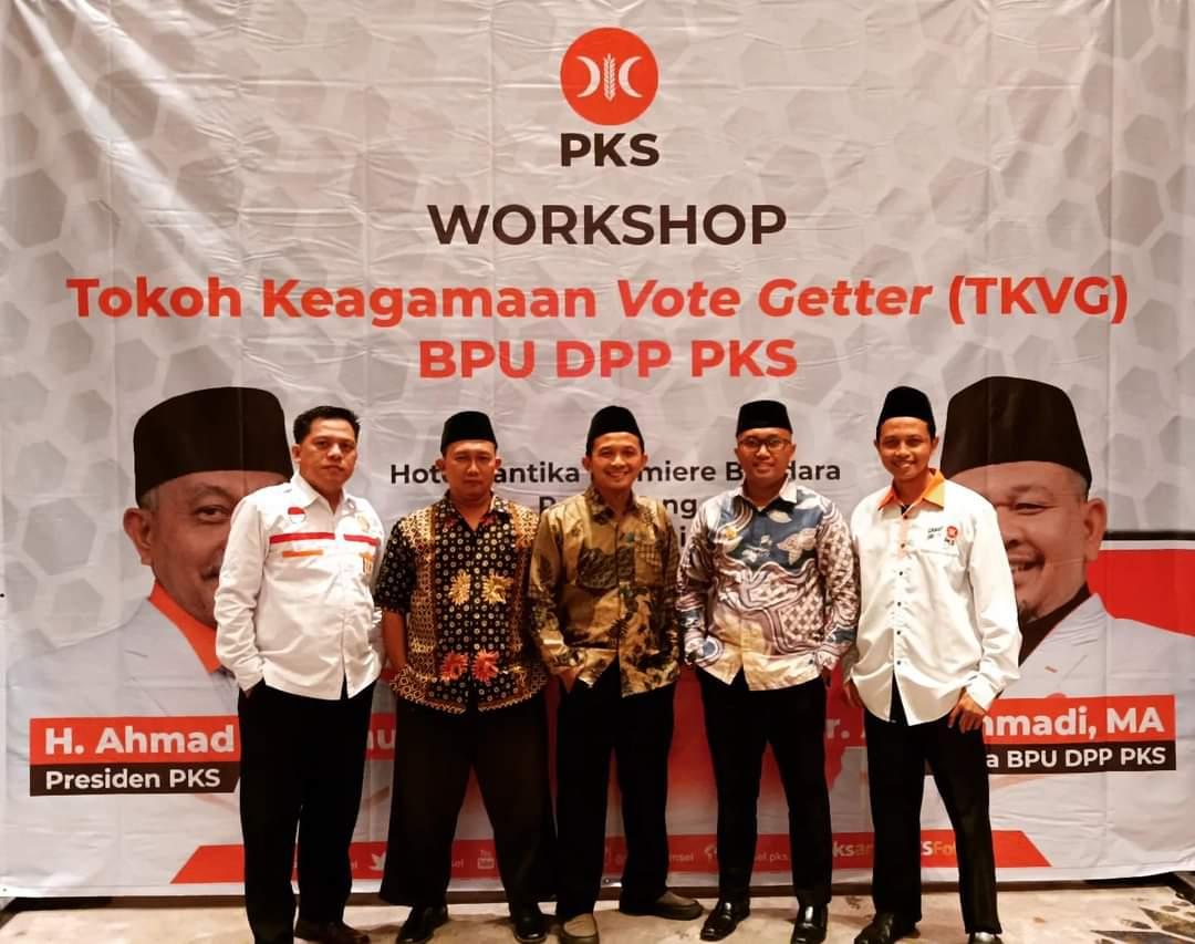 apriliansyah_id's tweet photo. Saya punya tujuan hidup, seseorang yang tidak boleh saya kecewakan.
.
TKVG BPU DPP @PKSejahtera
Menuju Kemenangan PKS 2024 โ
.
.
#Apri2024 #apriliansyah #musirawas https://t.co/c1WEGqCjKI