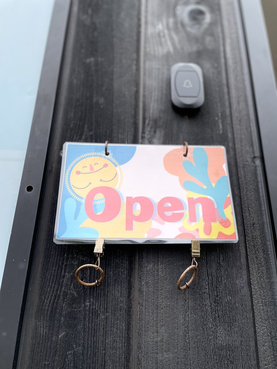 P_studioAs's tweet photo. 入り口のOPEN•CLOSEのプレートが新しくなりました⭐︎可愛いね♪代表maco作
Sawa
#新潟市ピラティス
#新潟市中央区
#万代島 https://t.co/pKWmt2u0Ns