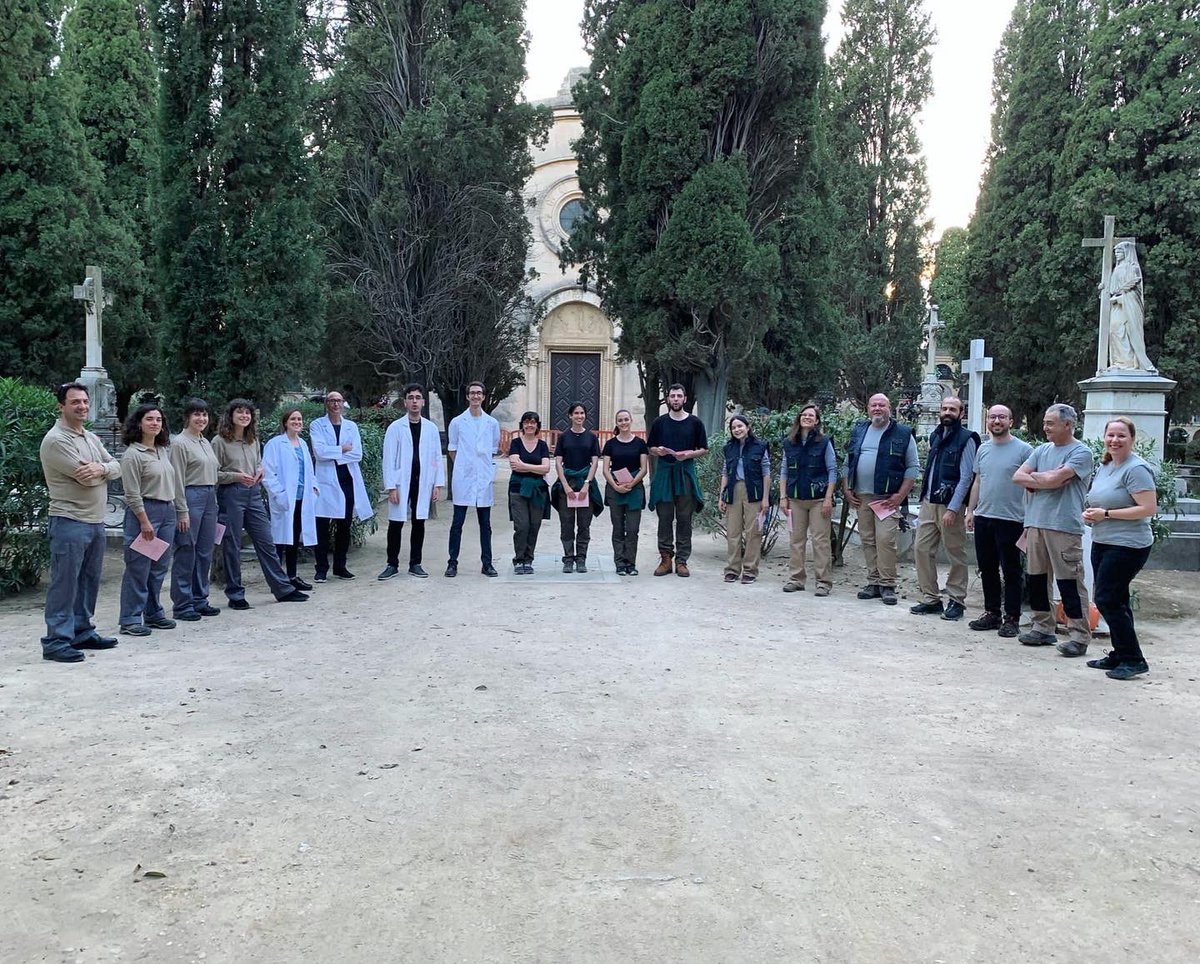 ARSinNOVA cor de cambra (@arsinnova_cc) on Twitter photo Ahir vam dur Ciutat dormitori al <a href="/evafestival/">Festival EVA, En Veu Alta</a> de Vilafranca del Penedès!
Gràcies a tots i totes els que vau venir, seguim la setmana que ve al cementiri de Montjuïc! Ahir vam dur Ciutat dormitori al <a href="/evafestival/">Festival EVA, En Veu Alta</a> de Vilafranca del Penedès!
Gràcies a tots i totes els que vau venir, seguim la setmana que ve al cementiri de Montjuïc!