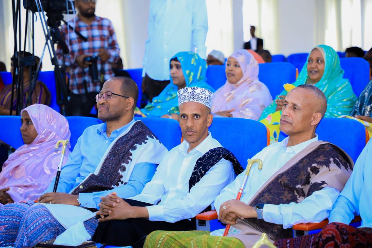 AgegnehuT's tweet photo. በሶማሌ ክልል የነበረው የህግ አዉጭወች መድረክ ለፍትህ ስርአቱ ትራንስፎርሜሽ የሚመራበትን ፍኖተ ካርታና ለጠንካራ ፌደራል ስርአታችን የፊሲካል አስተዳደር ስረዓትን የተመለከትንበት ነበር፤ የችግኝ ተከላና የልማት ስራወች ጉብኝት አካሂደናል። https://t.co/Dnswxf9S3b