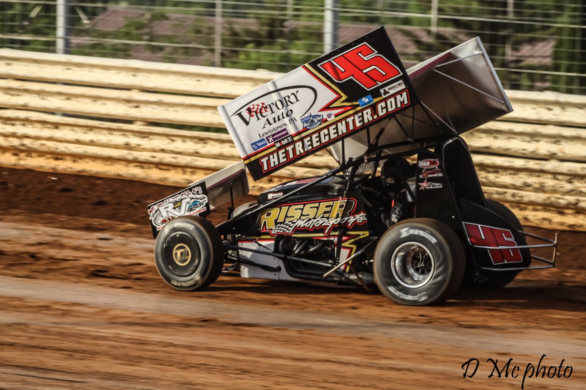 Congratulations to Jeff Halligan <a href="/JeffHalliganRcg/">Jeff Halligan Racing</a>  on his win at Port Royal Speedway Saturday night.

Dezman McIntyre photo