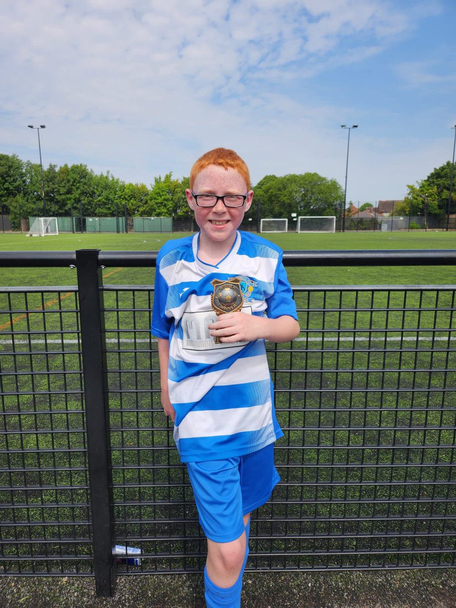 maghullfc_white tweet picture