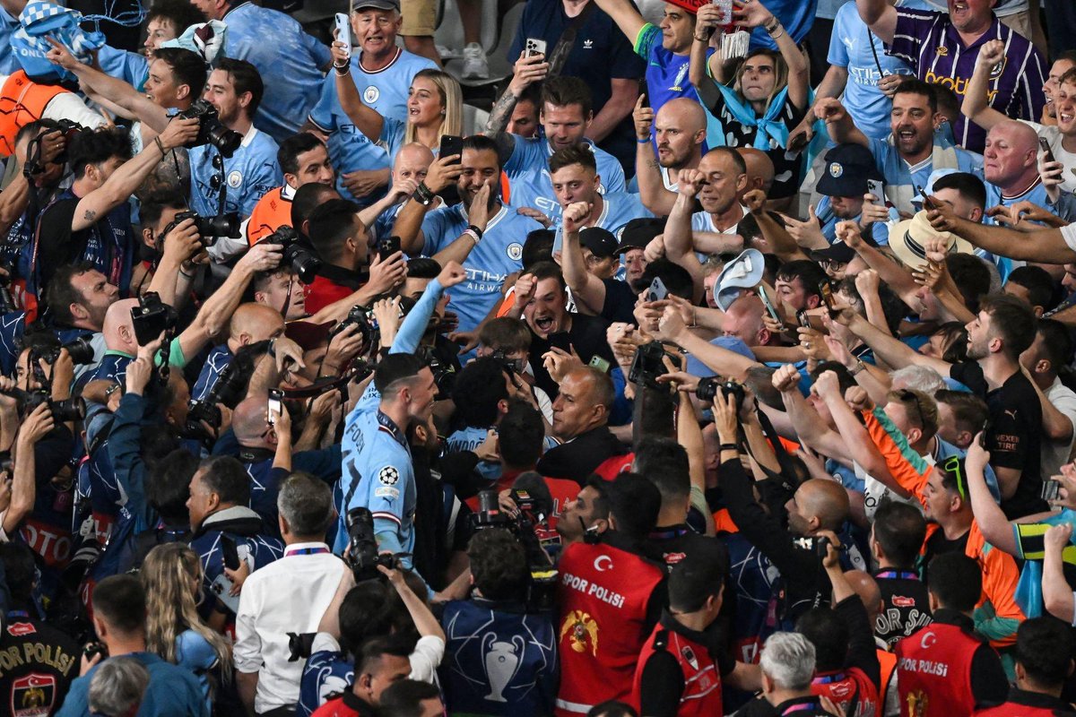 ewan10i's tweet photo. These aesthetics make me almost glad that we didn’t win our first UCL in lockdown https://t.co/pLoYzinzeU
