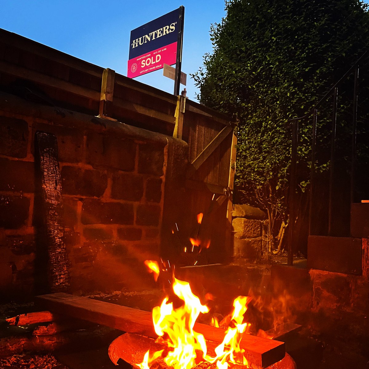 AndrewCritchett's tweet photo. After nearly 23 years I said goodbye to Calverley on Friday. 

It hasn’t been a chapter, it’s been a whole book!

Peace and light to all those who crossed thresholds with me. 

#outahere https://t.co/OLBrtBQ8Ig